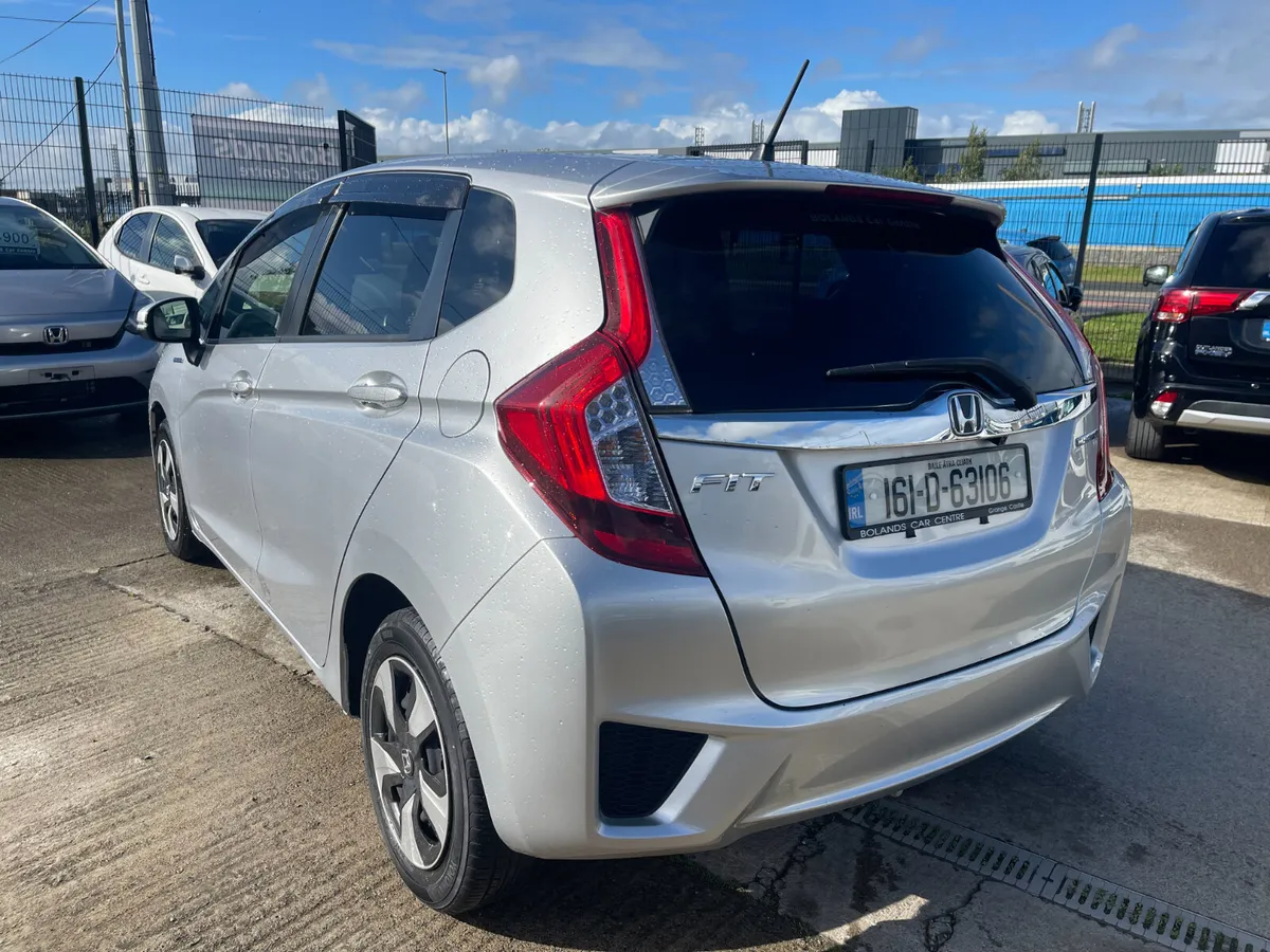161 Honda Fit Hybrid 1.5 Automatic 5dr Model - Image 4