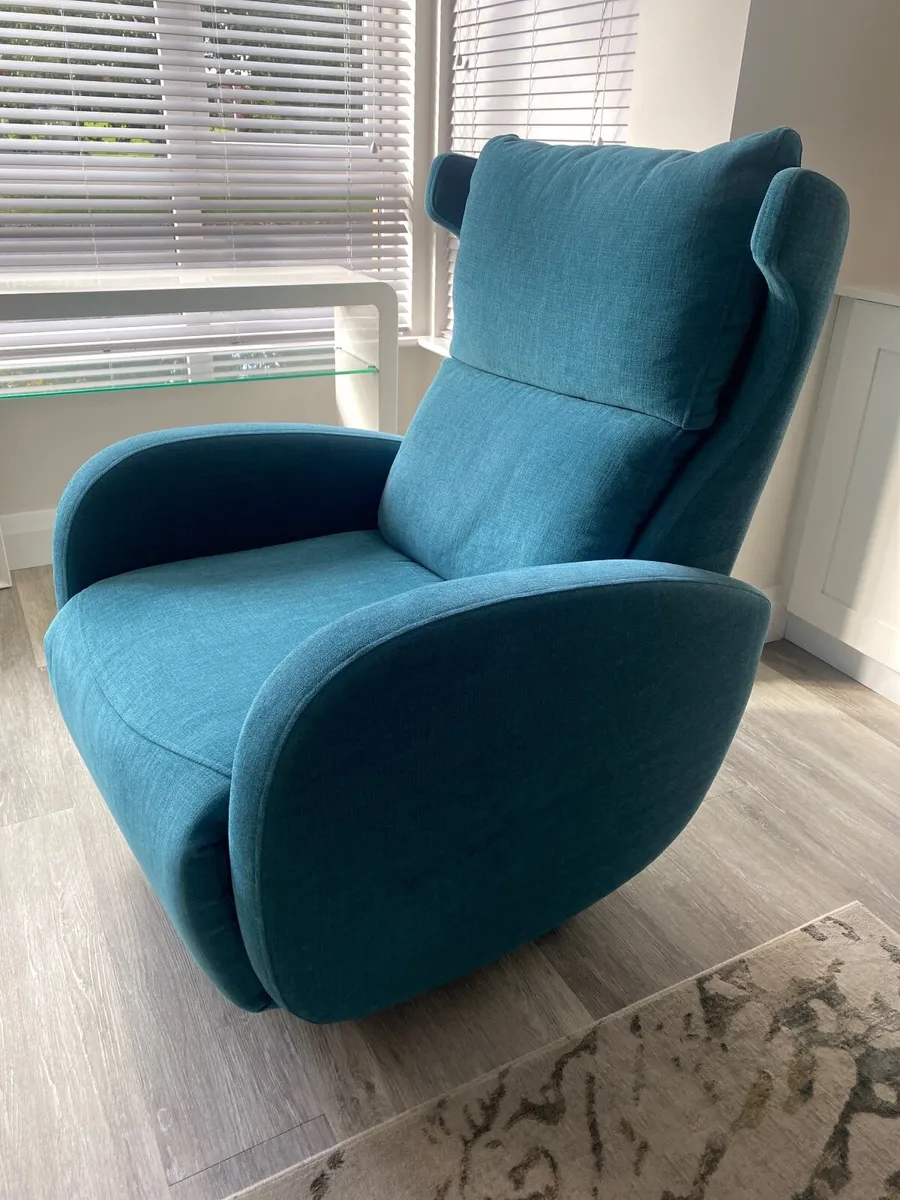 Fama sofa and recliner armchair - Image 4