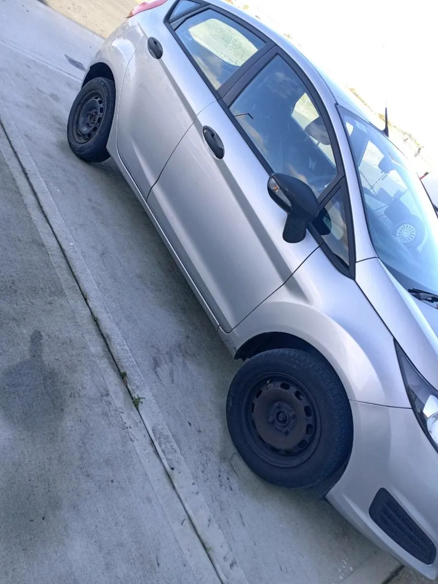 Car - Image 2