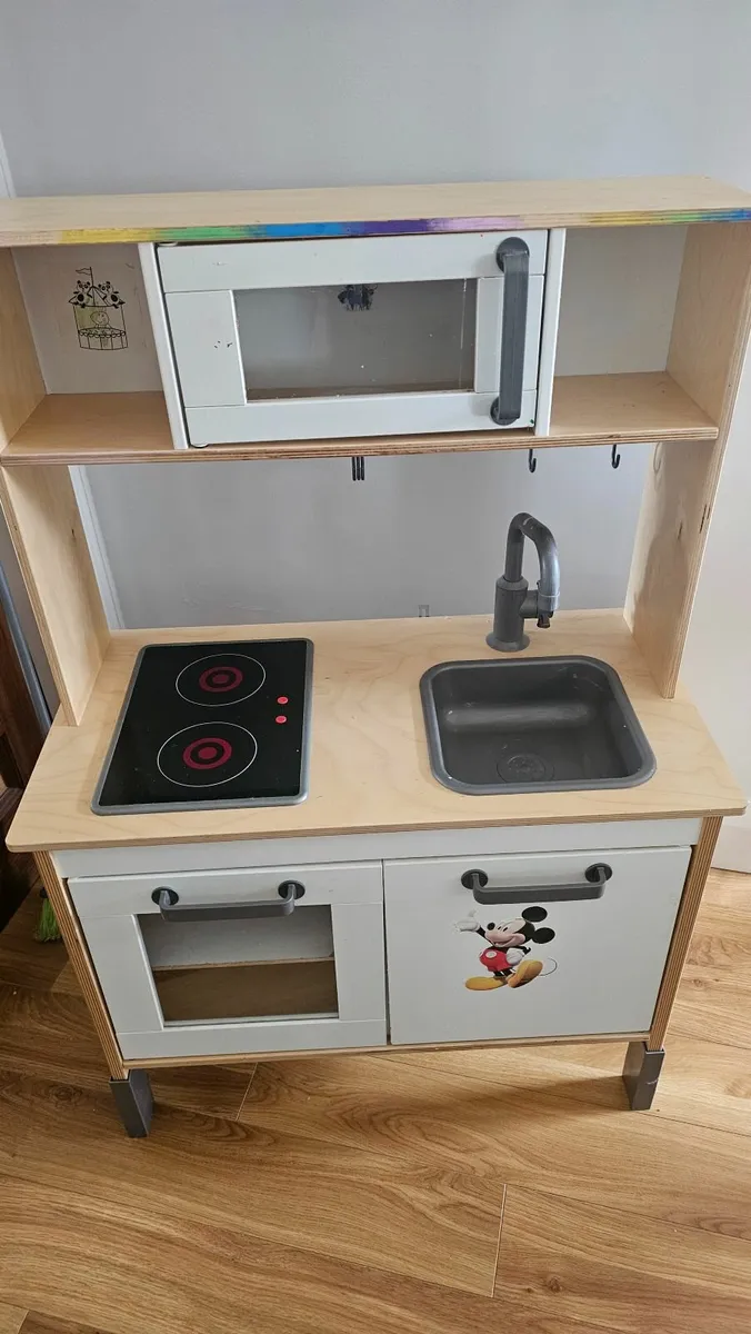 Children's kitchen & accessories - Image 1