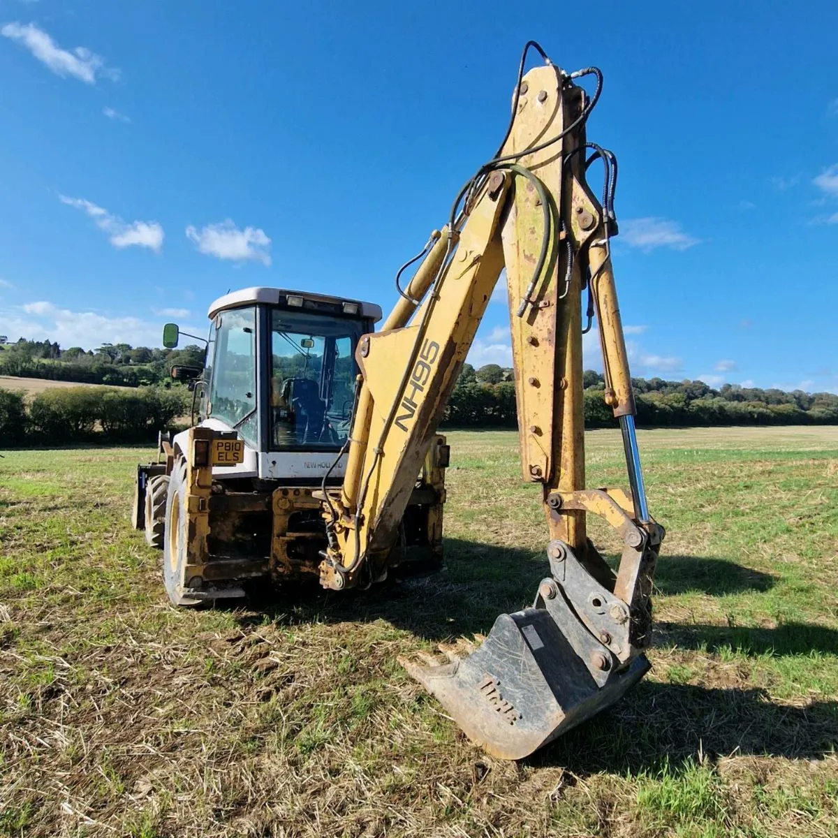 New holland digger - Image 1