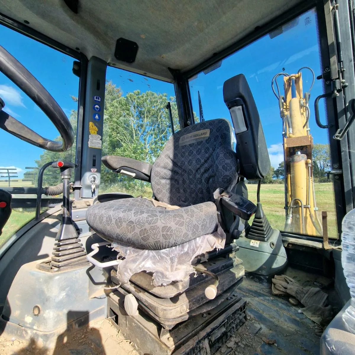 New holland digger - Image 4