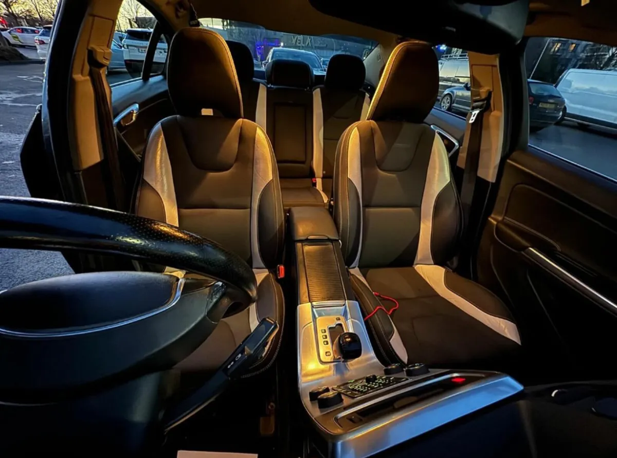 Volvo S60 2012 - Image 2