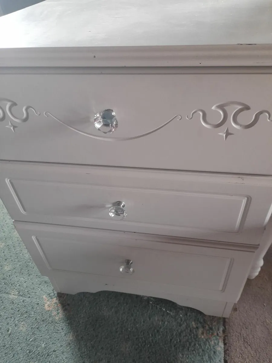 Dressing table and stool - Image 1