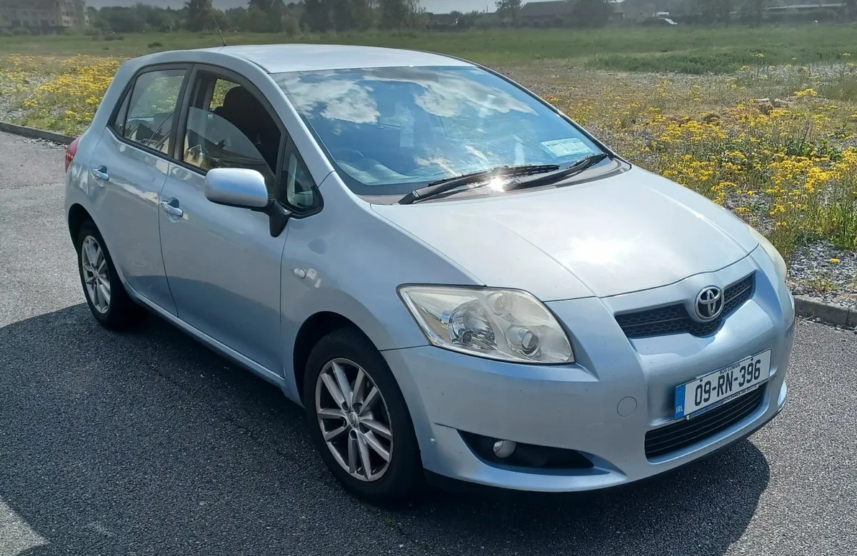 Toyota Auris 1.4D (2009) - Image 1
