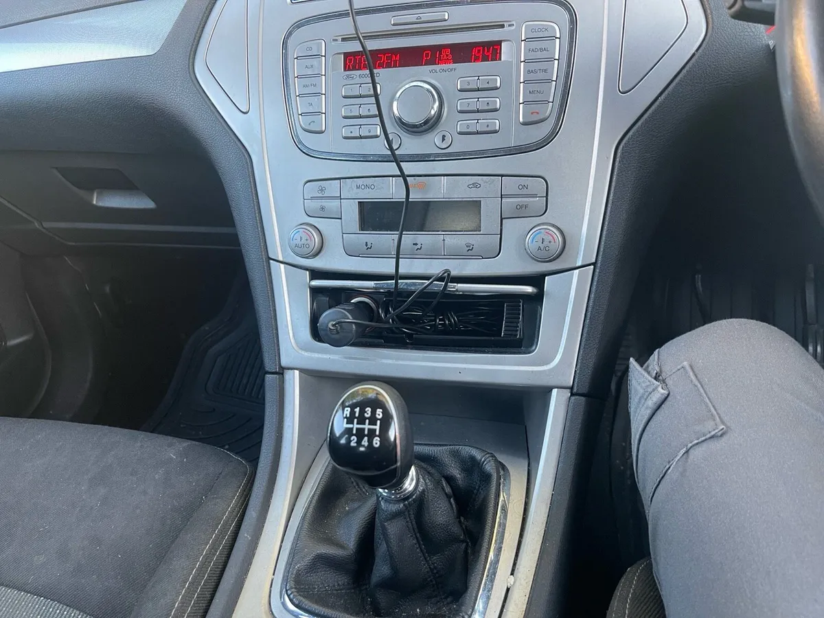 Ford mondeo - Image 4