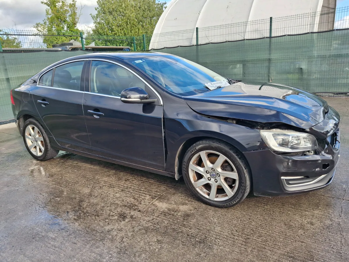 142 Volvo S60 2.0 Diesel.Light Damage - Image 2