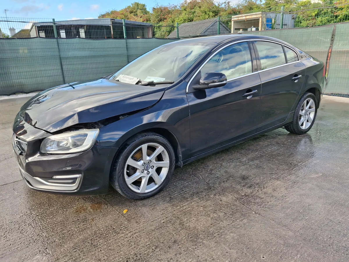 142 Volvo S60 2.0 Diesel.Light Damage - Image 3