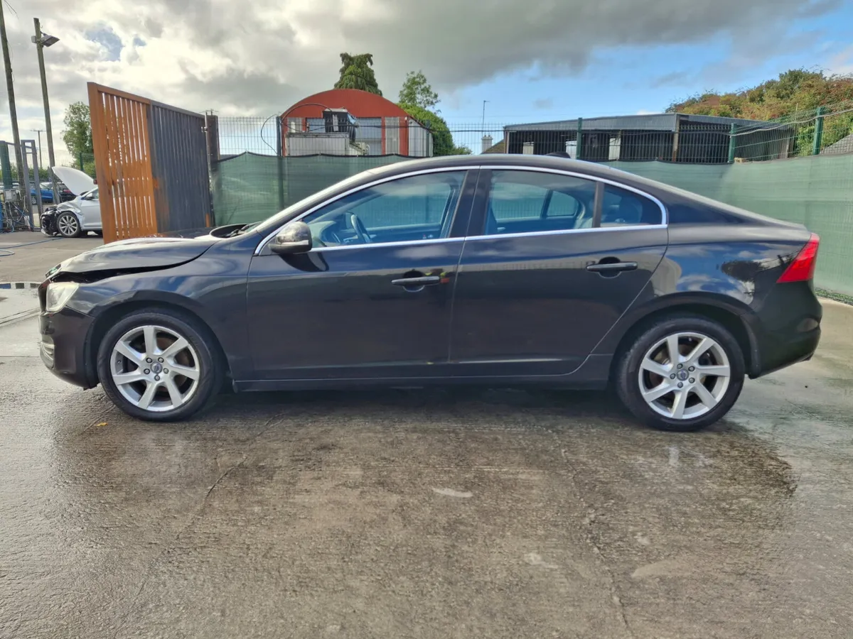 142 Volvo S60 2.0 Diesel.Light Damage - Image 4