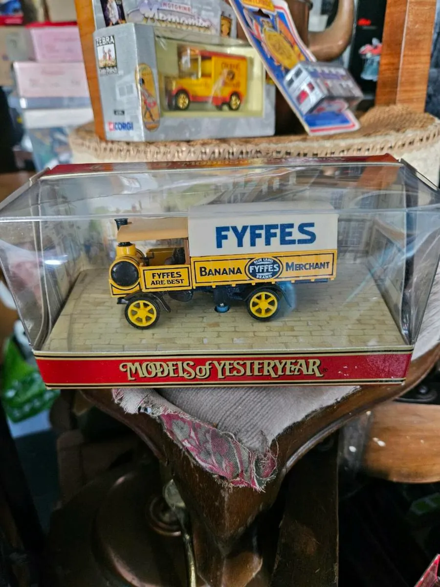 Matchbox Yesteryear Fyffes Steam Truck - Image 1