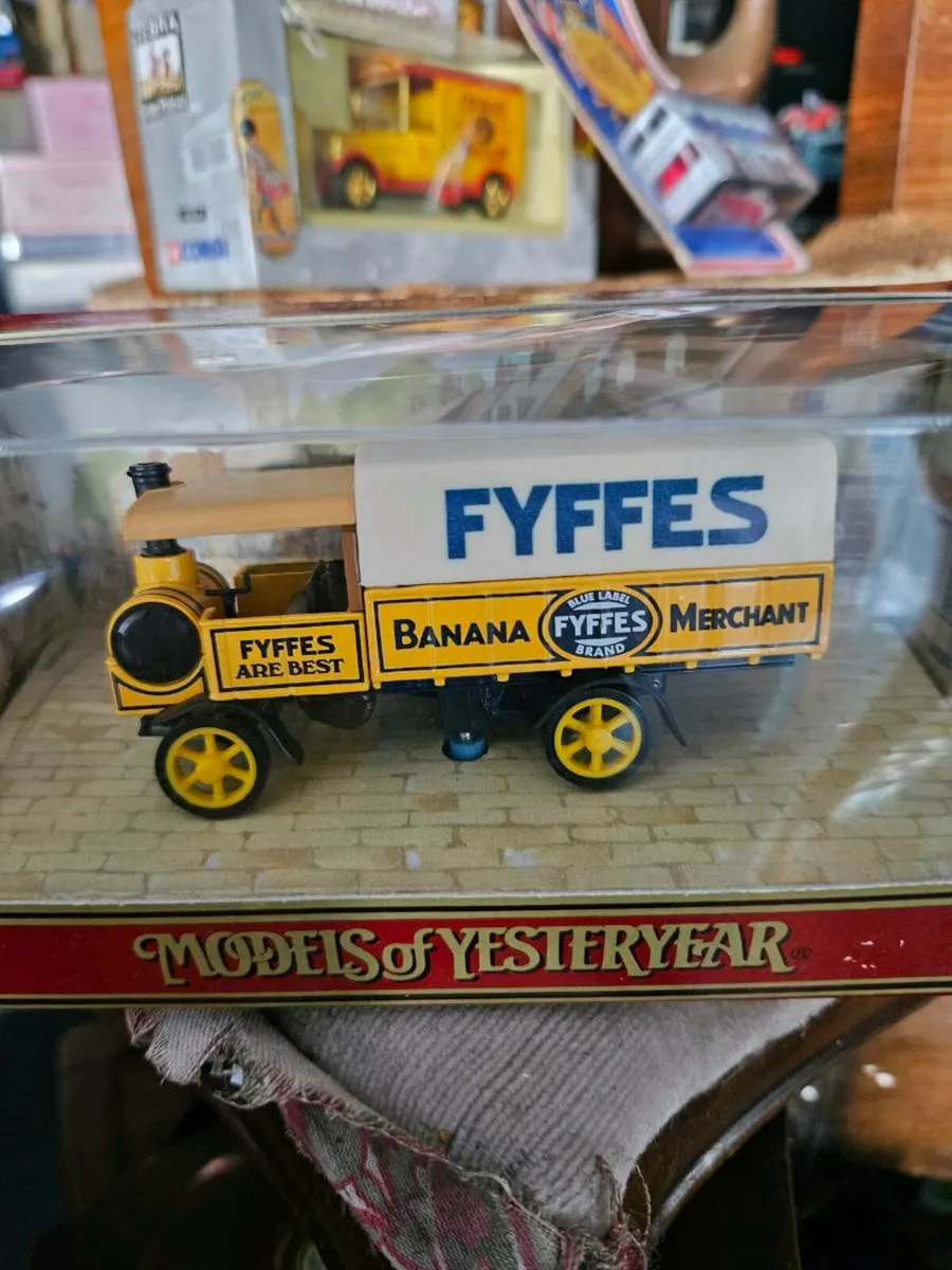 Matchbox Yesteryear Fyffes Steam Truck - Image 2