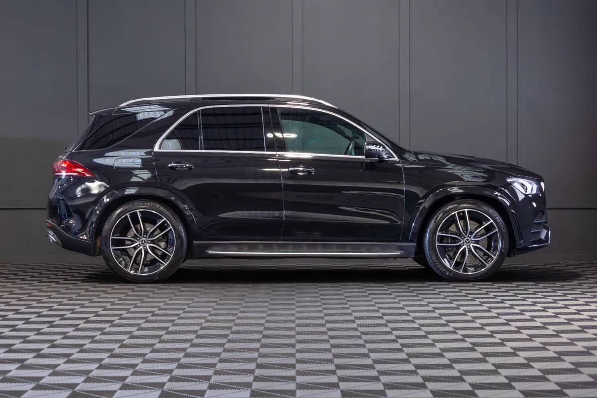 2022 Mercedes-Benz GLE 350de AMG Line Premium + - Image 2