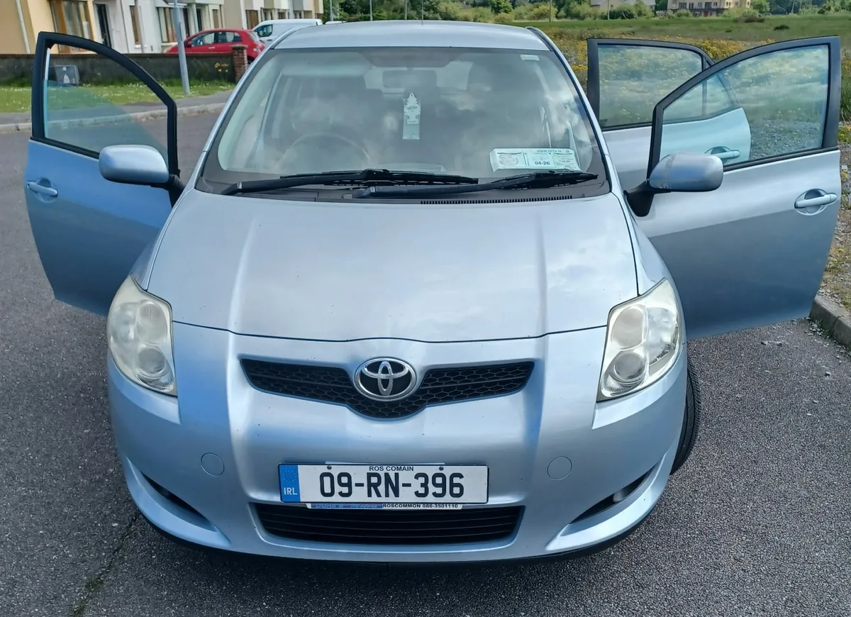 Toyota Auris 1.4D (2009) - Image 2