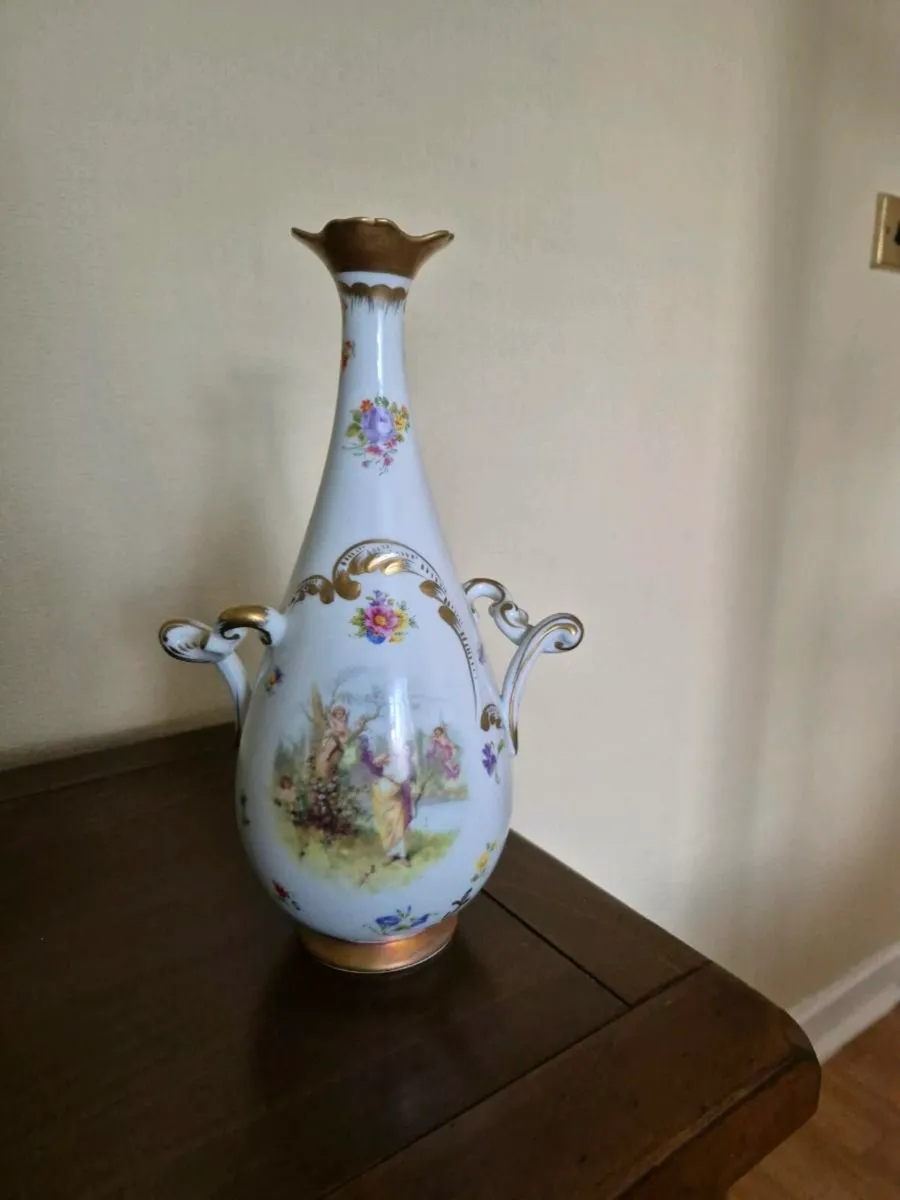 VASE - Image 1