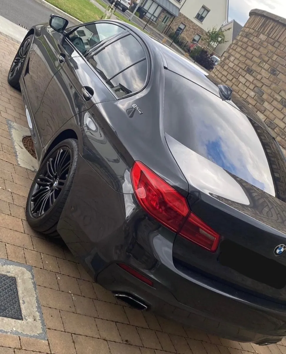 BMW 5-Series 2018 - Image 2