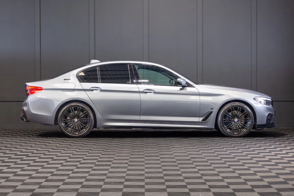2019 BMW 5-Series 530e M-Sport - Image 2