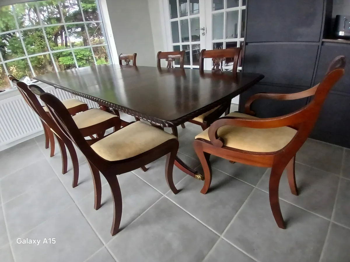 Dining table - Image 2