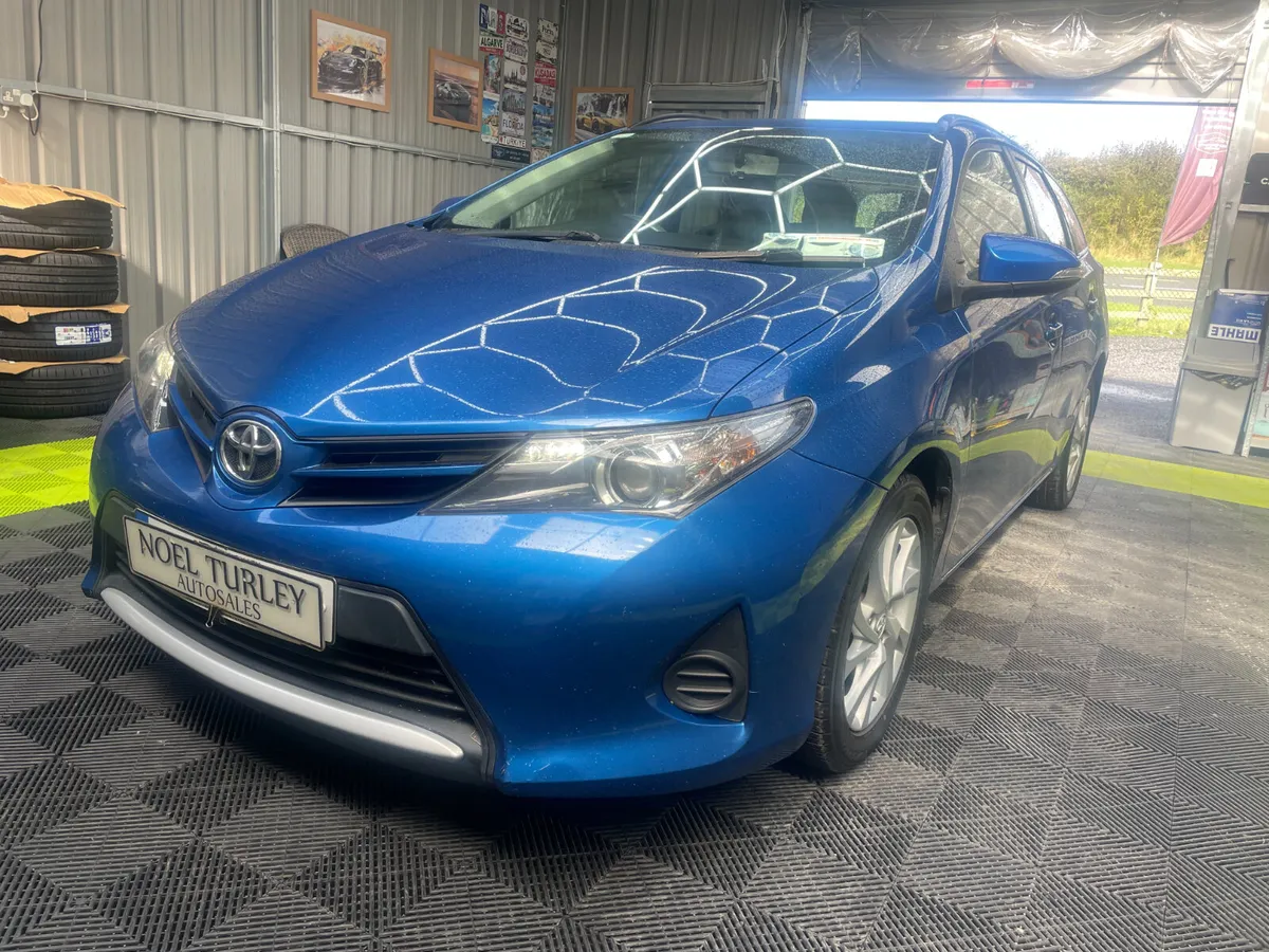 Toyota Auris 2015 - Image 3