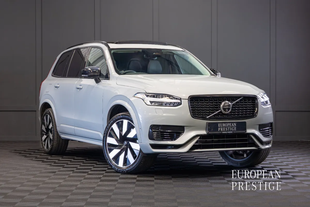 242 Volvo XC90 Plus T8 Recharge Dark Theme - Image 1
