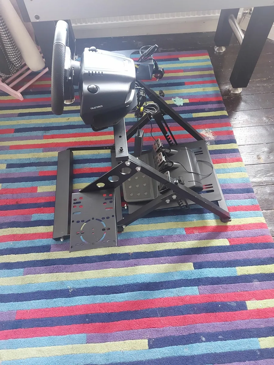 Gaming steering wheel with pedals and stand - Image 3