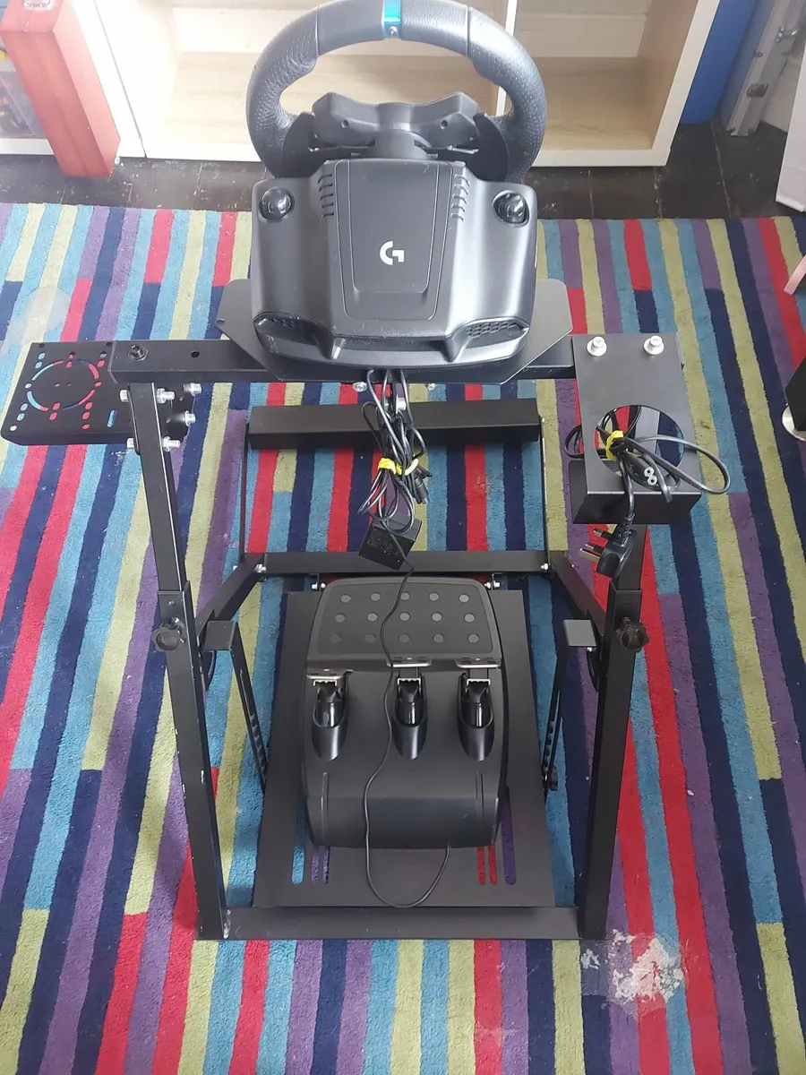 Gaming steering wheel with pedals and stand - Image 4