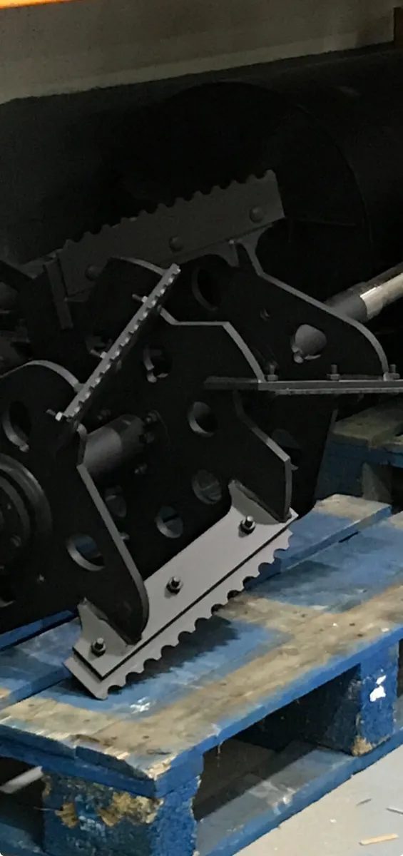 Claas Harvester Parts To Clear - Image 3