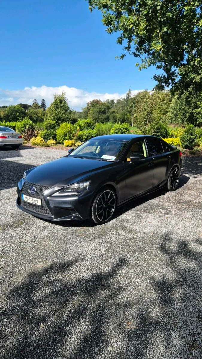 Lexus IS300h Luxury - Image 3