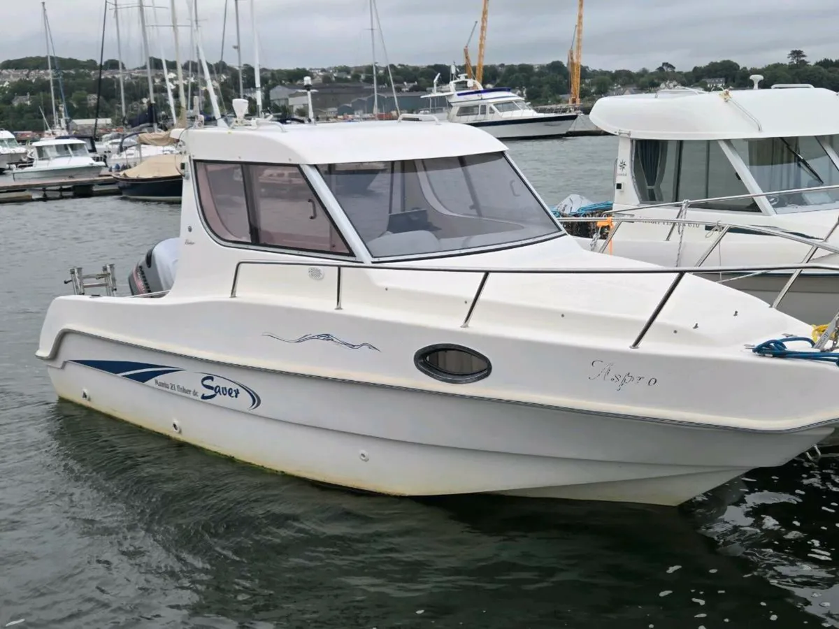 Saver Manta Fisher Power Boat - Image 1