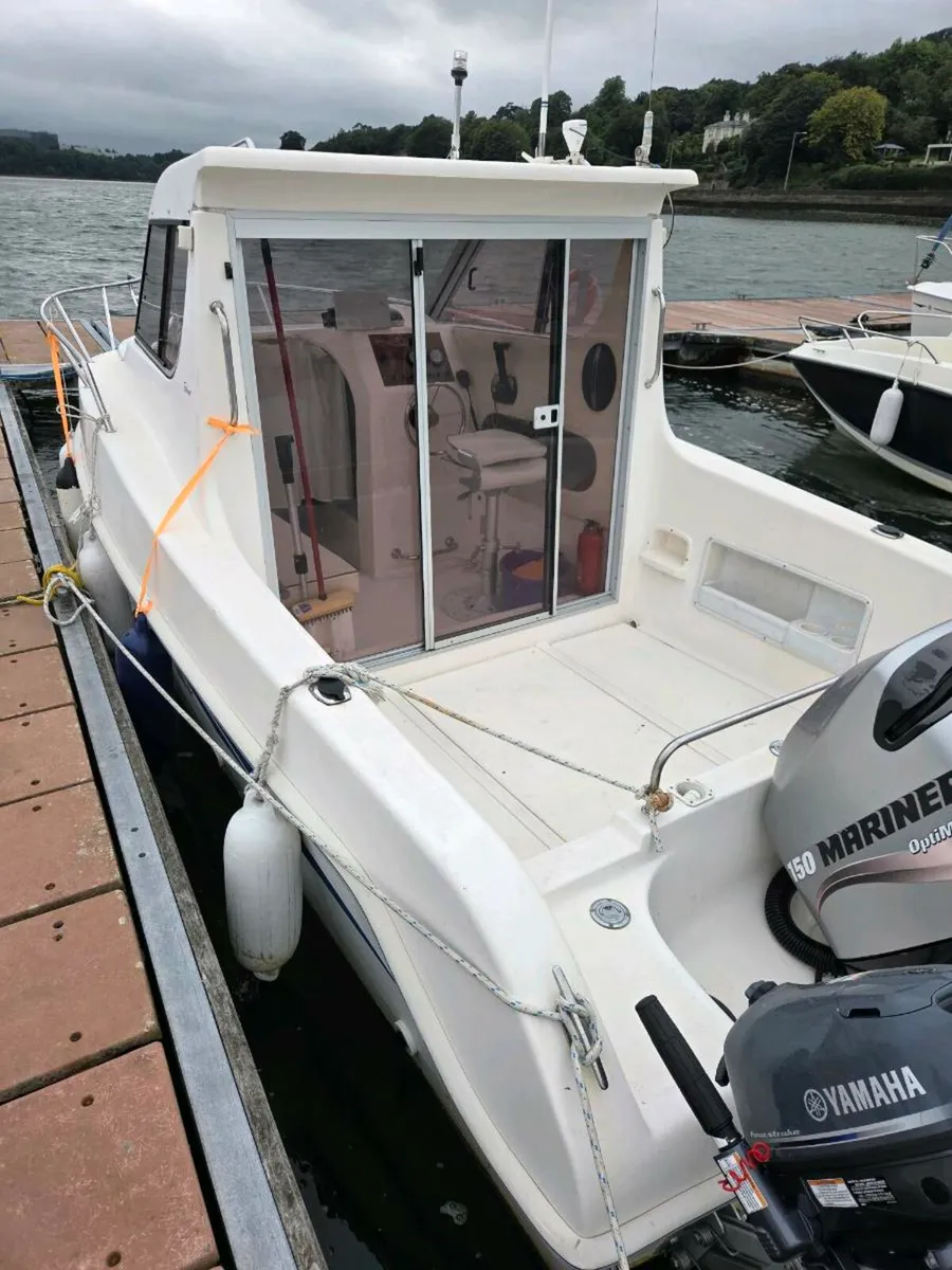 Saver Manta Fisher Power Boat - Image 2