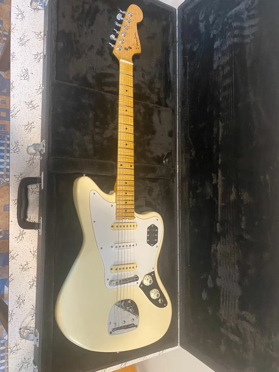 Menapia Guitars Custom Jaguar - Image 3