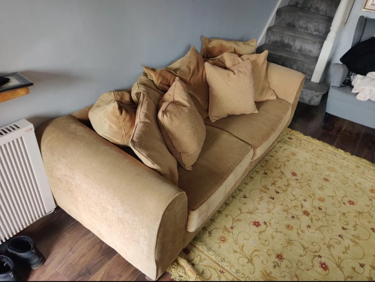 Couch / Sofa - Image 3