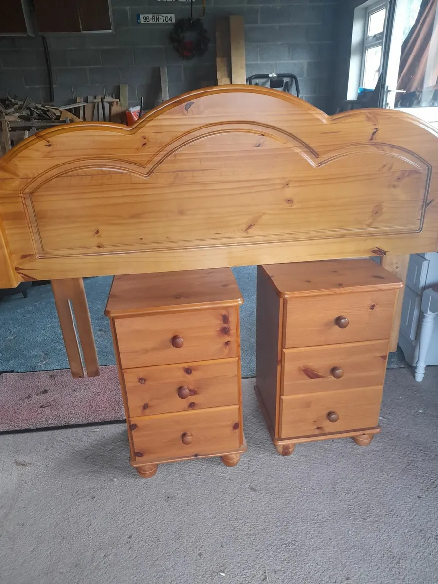 Headboard and bedside lockers - Image 1