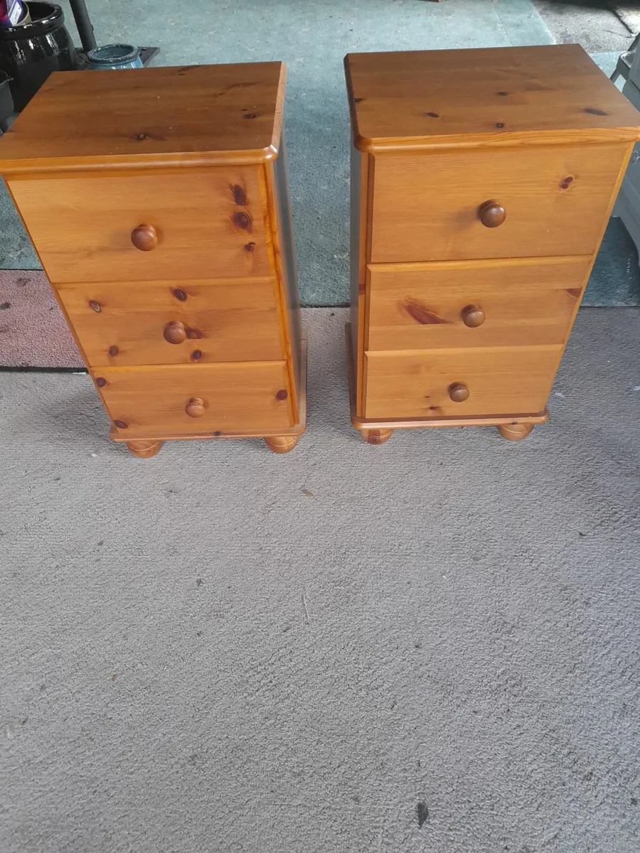 Headboard and bedside lockers - Image 2