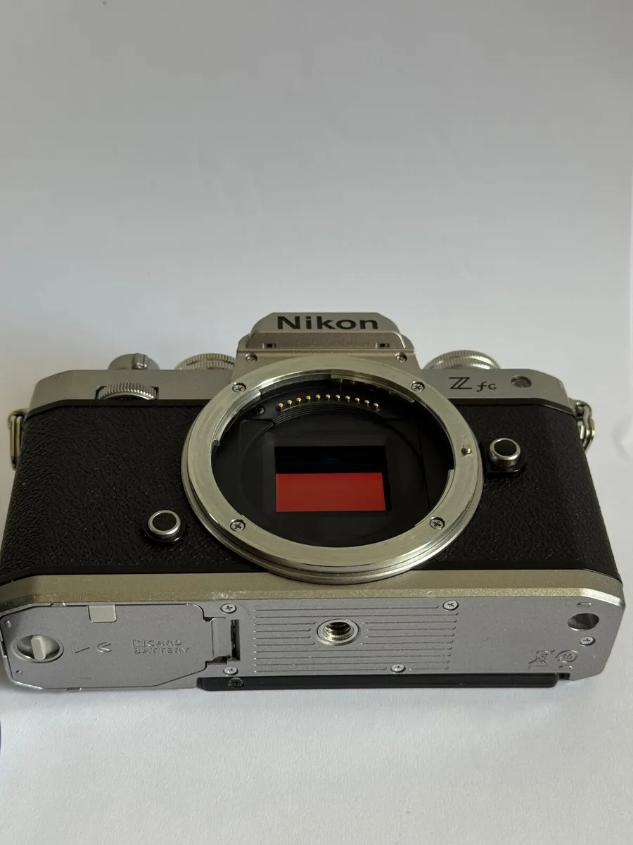 Nikon Z fc DX Mirrorless Camera + 7artisans 35mm - Image 4