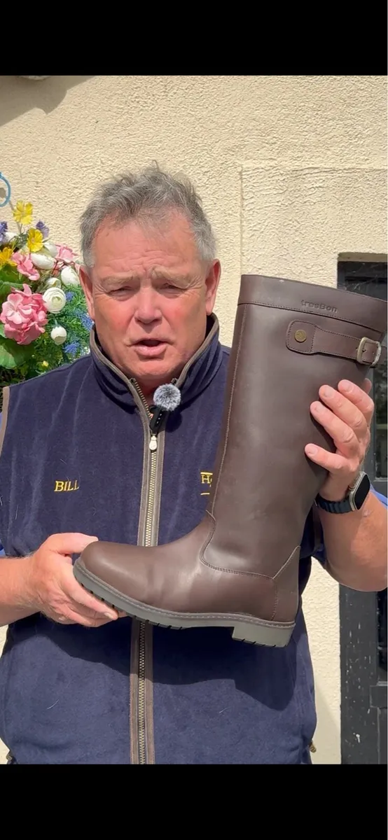 SAVE €110 LEATHER WATERPROOF BOOTS €39.99 - Image 3