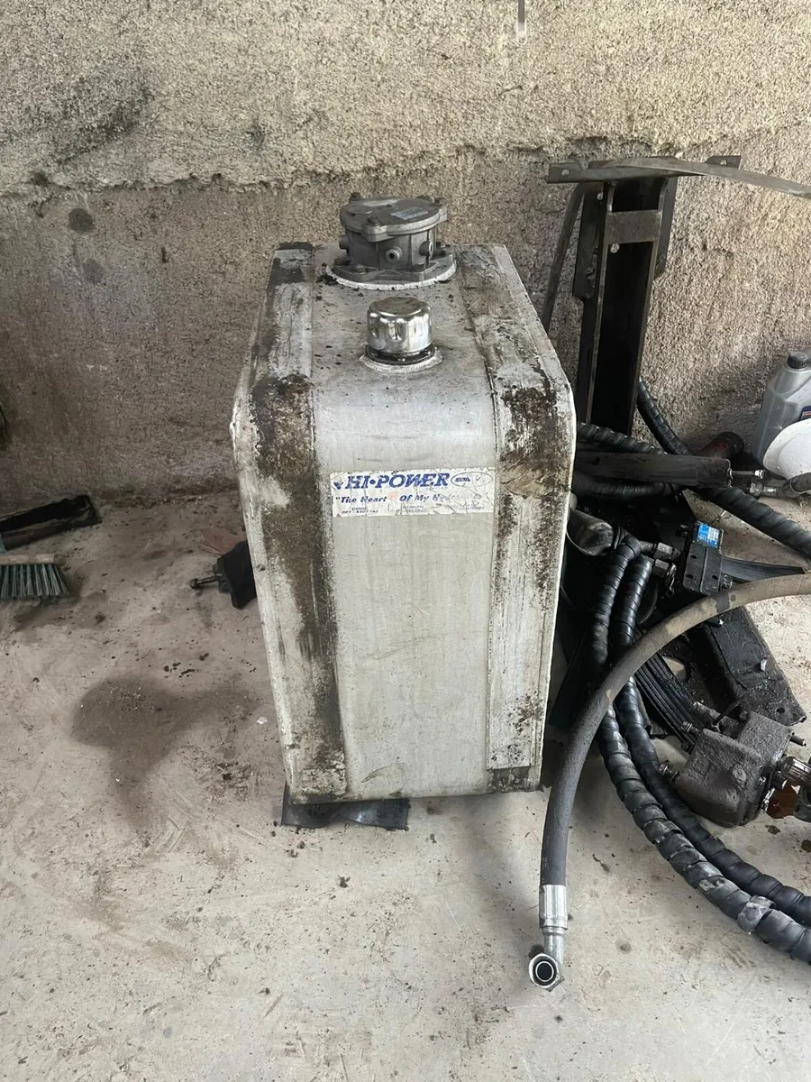 Walking floor tipping gear - Image 1