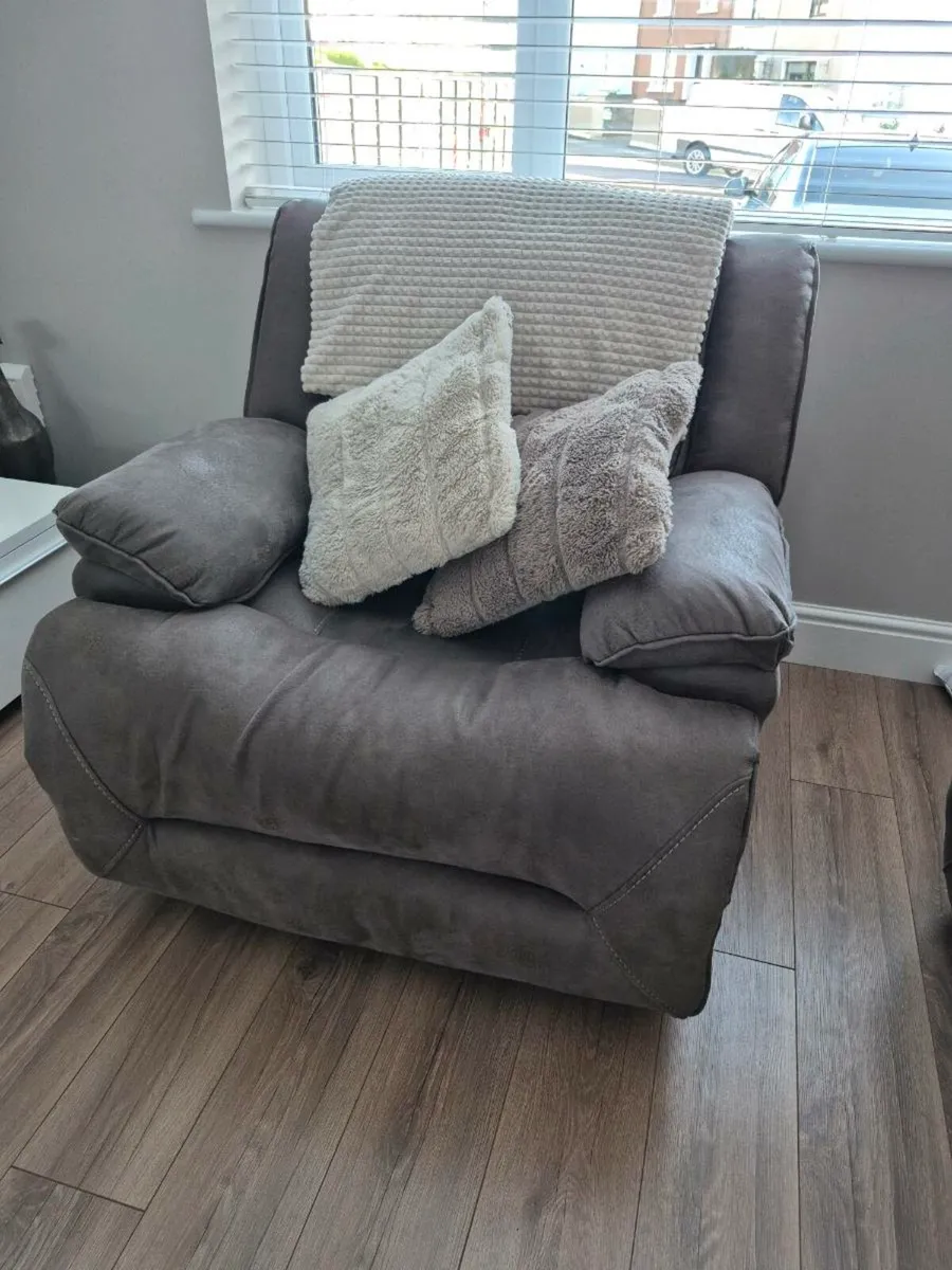 2+1 recliner - Image 3