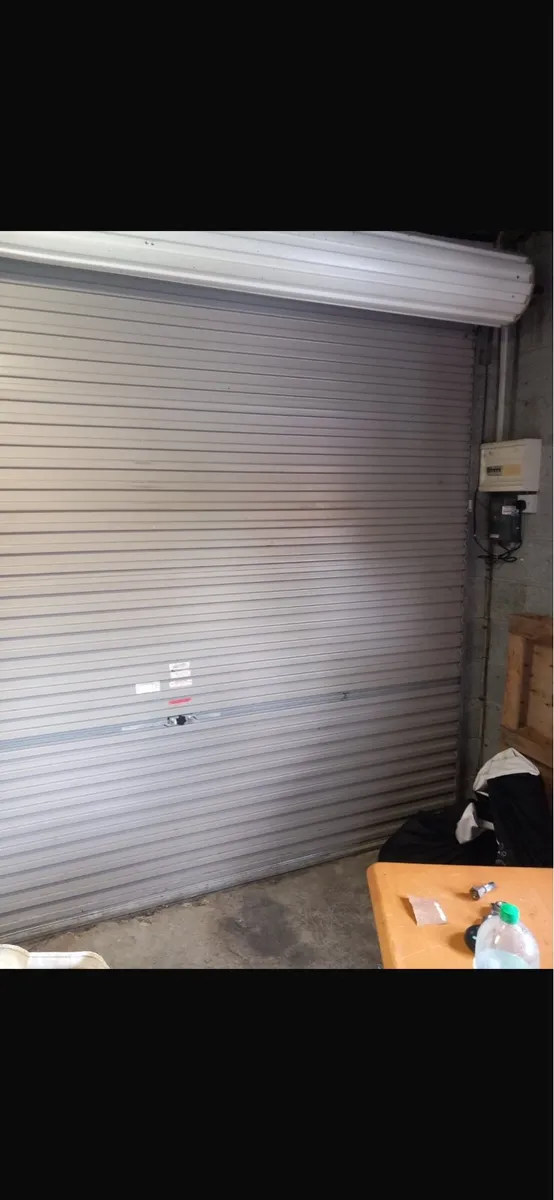 Henderson electric roller door - Image 3