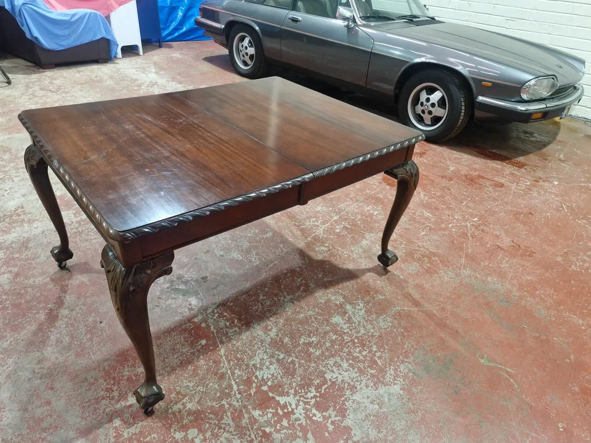 Dining table - Image 1