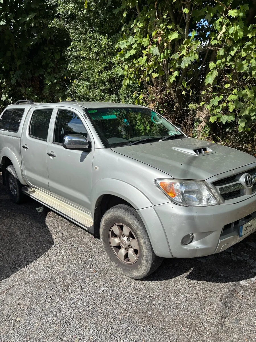 Toyota Hilux - Image 4