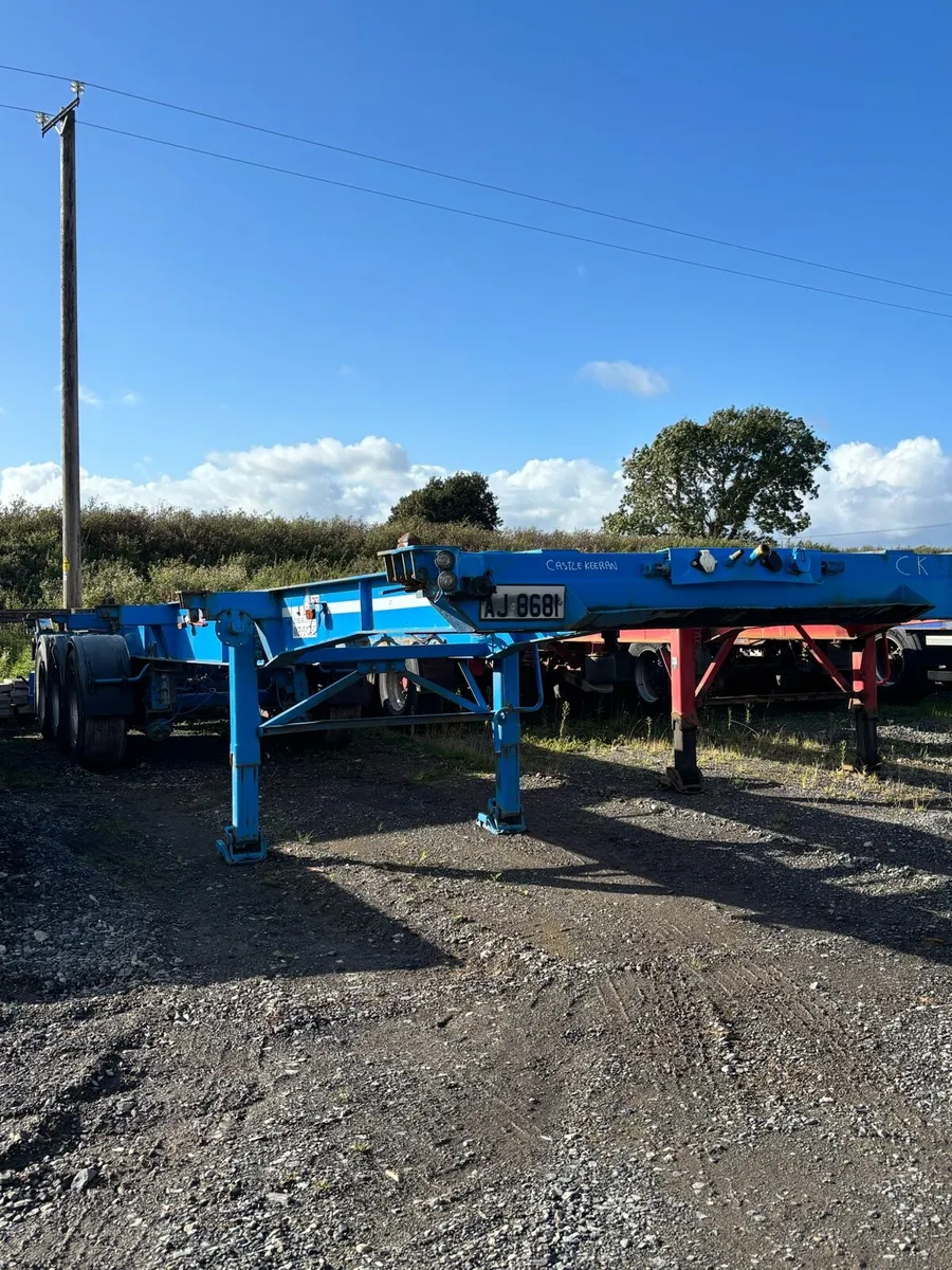 4 SKELLY. Trailers. - Image 2