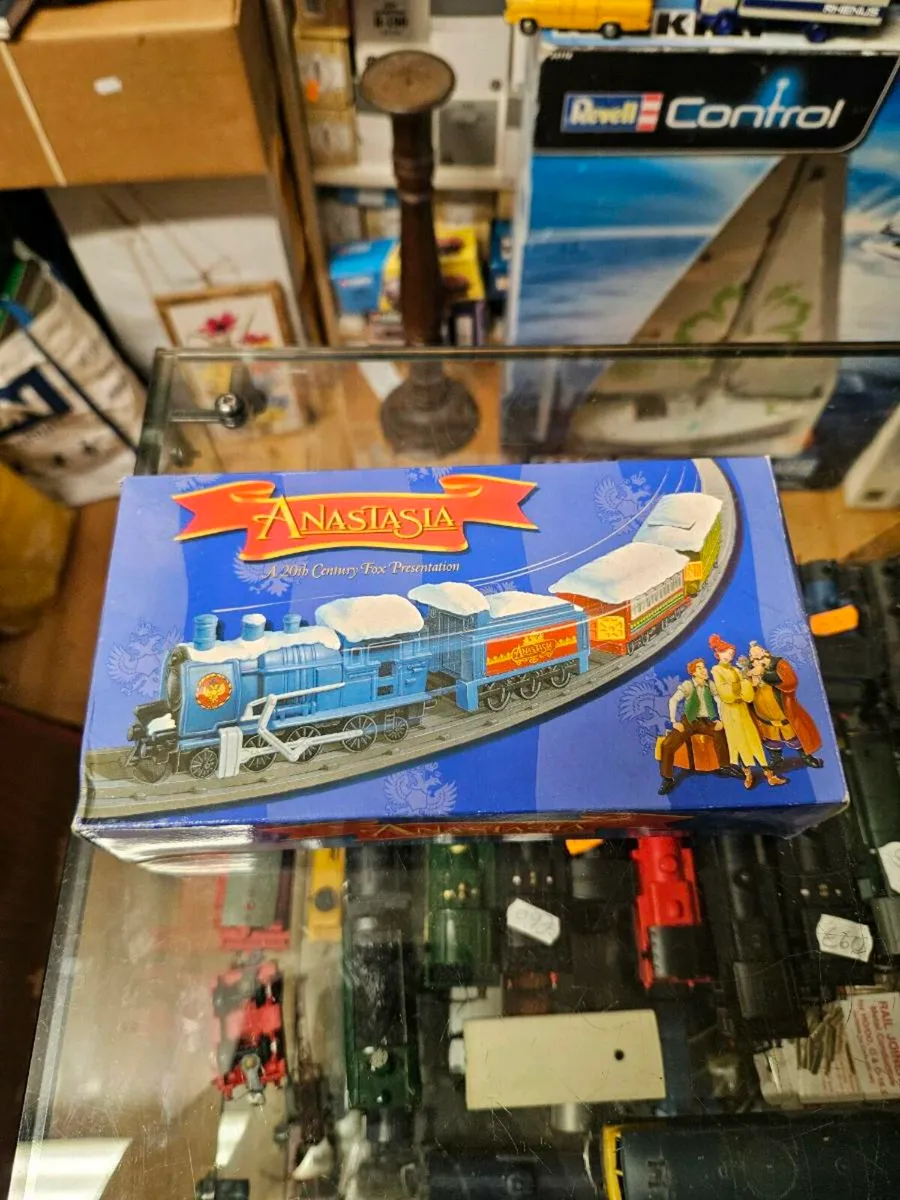 Corgi Anastasia Train - Image 1