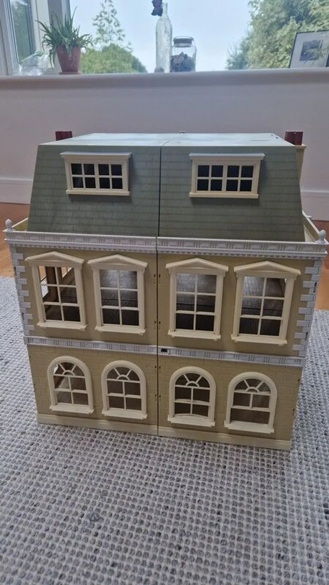 Sylvanian Families Hotel - Image 1