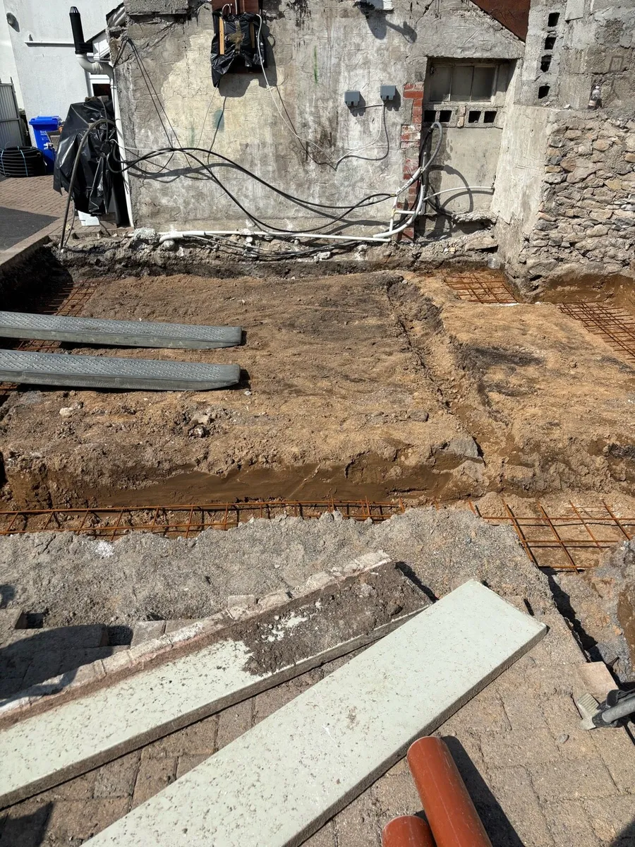Builder - Image 3