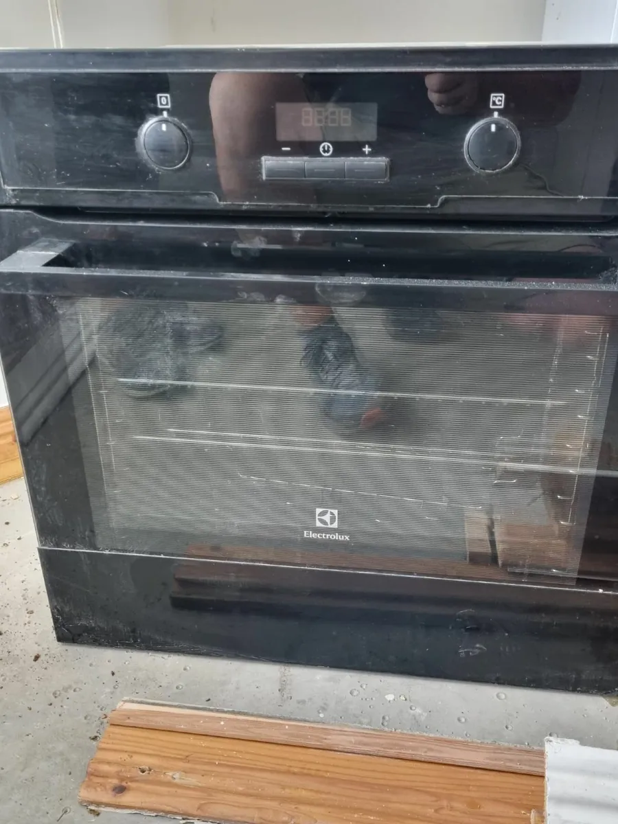 Oven - Image 1