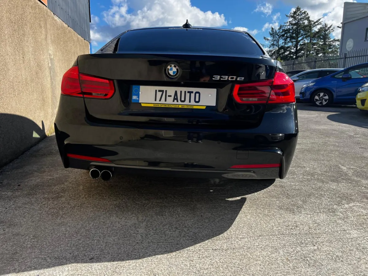 BMW 3-Series 330E E-DRIVE PETROL HYBRID - Image 3