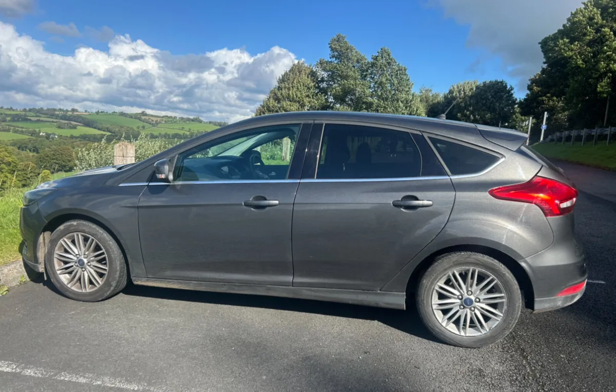 2017 ford focus (Eco-Boost) - Image 4