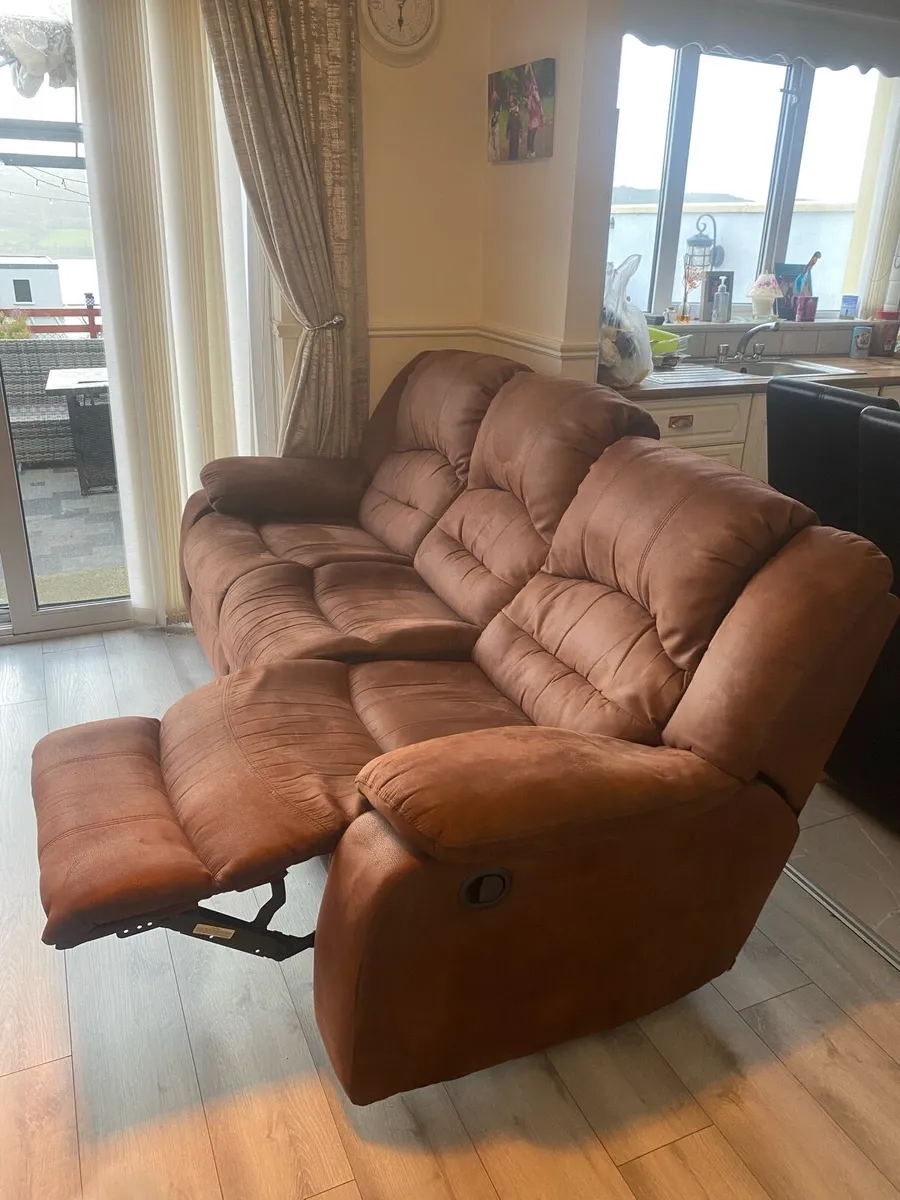 3 Seater Recliner Couch - Image 4