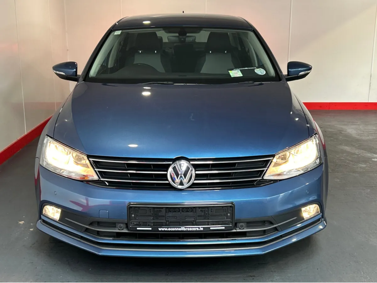 Volkswagen Jetta HIGHLINE 2.0 TDI MANUAL 5SPEED 11 - Image 2