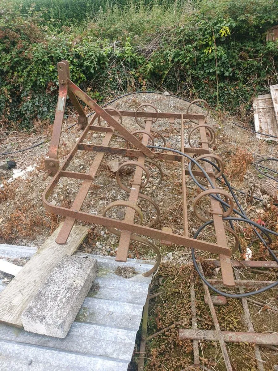 Harrows - Image 1